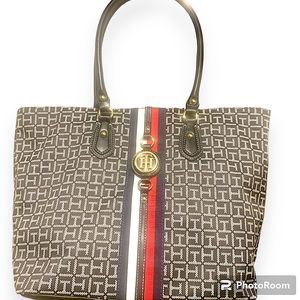NWT Tommy Hilfiger Jaden Tote in Navy